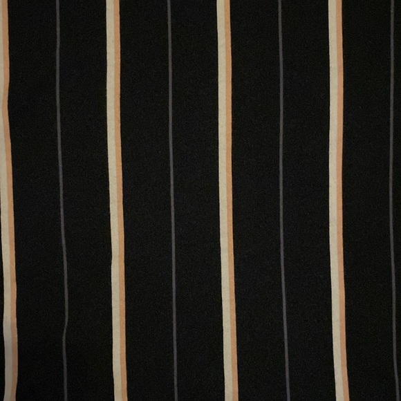 T-Shirt - Picture 2 of 3